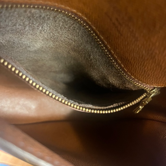 Vintage Louis Vuitton PM Saint Cloud Crossbody - Picture 8 of 13